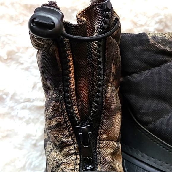Mossy oak winter boots for kids, size 8 - Picture 6 of 6